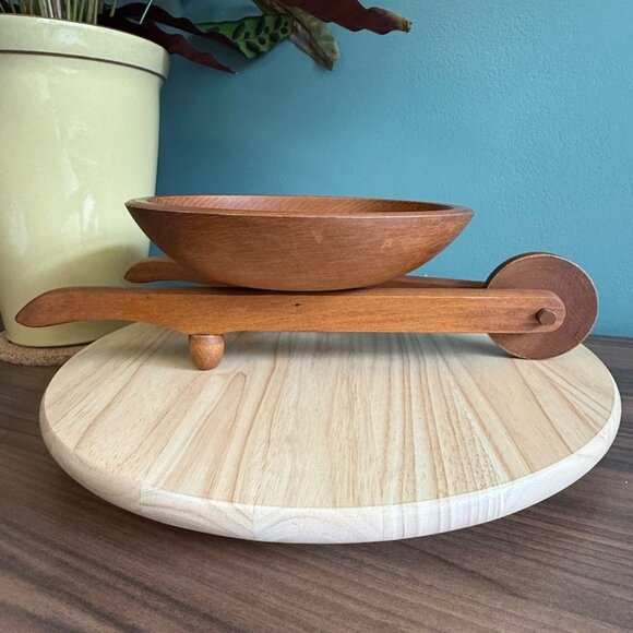 Vintage Wooden Wheelbarrow Fruit/Nut Bowl Table Centerpiece MCM Cabin Core - Picture 8 of 10